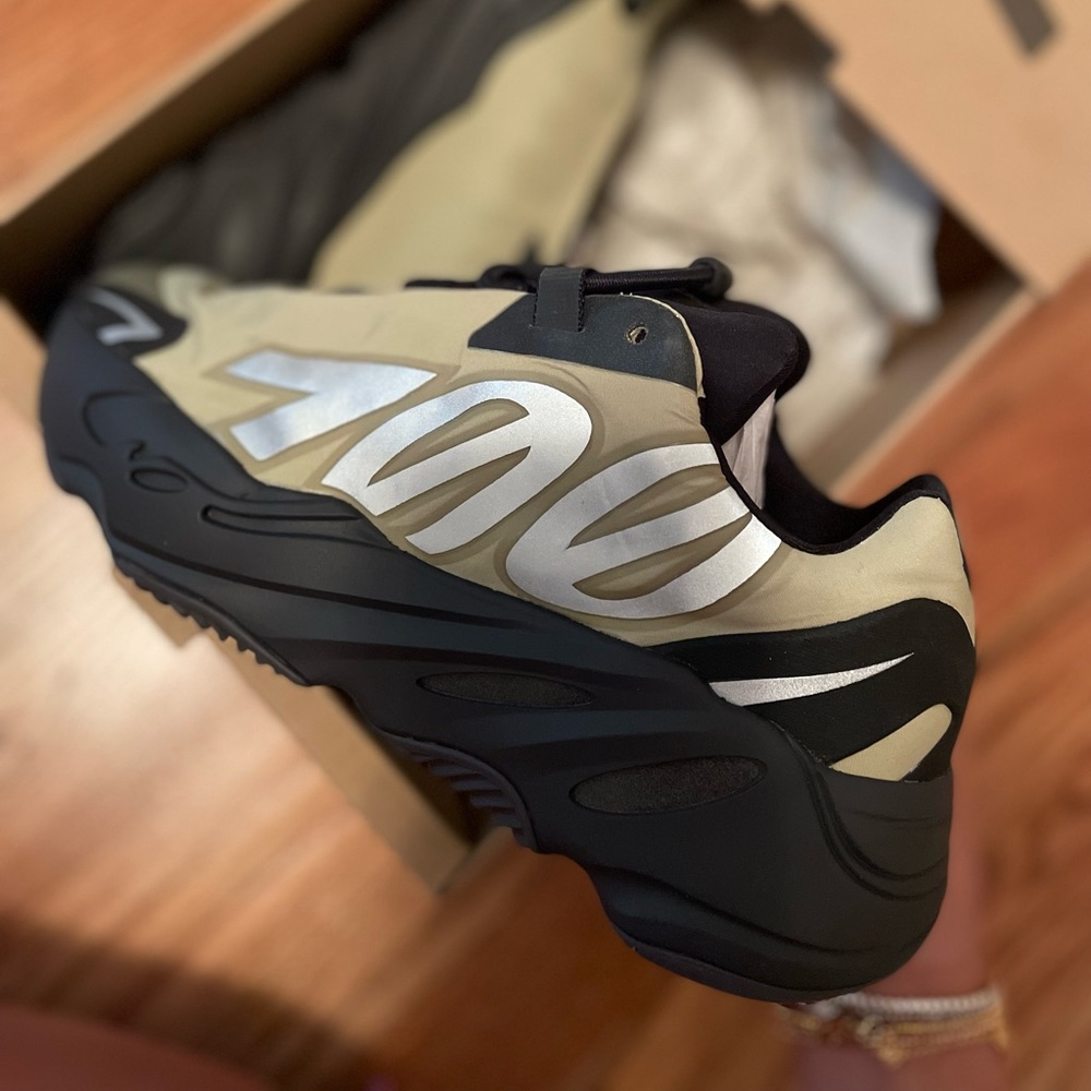 Yeezy Boost 700